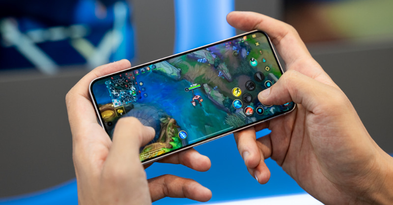 Điện thoại Samsung chơi game tốt, pin trâu