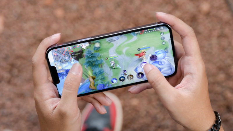 iPhone 13 chơi game tốt