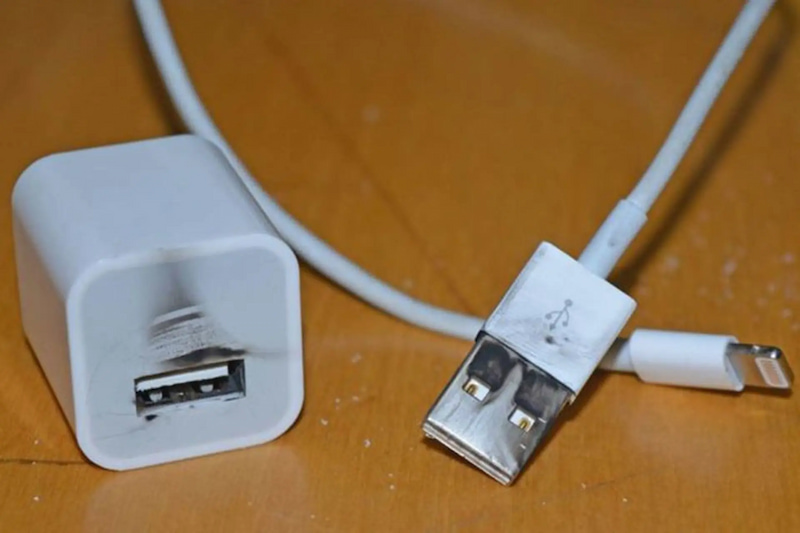 Nguyên nhân củ sạc bị hư hỏng