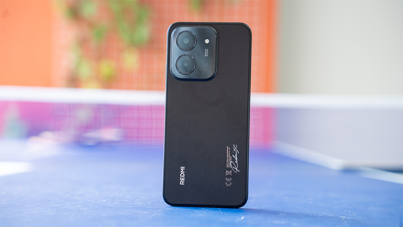 Xiaomi Redmi 15C 4GB 128GB có mặt lưng chống bám vân tay tinh tế