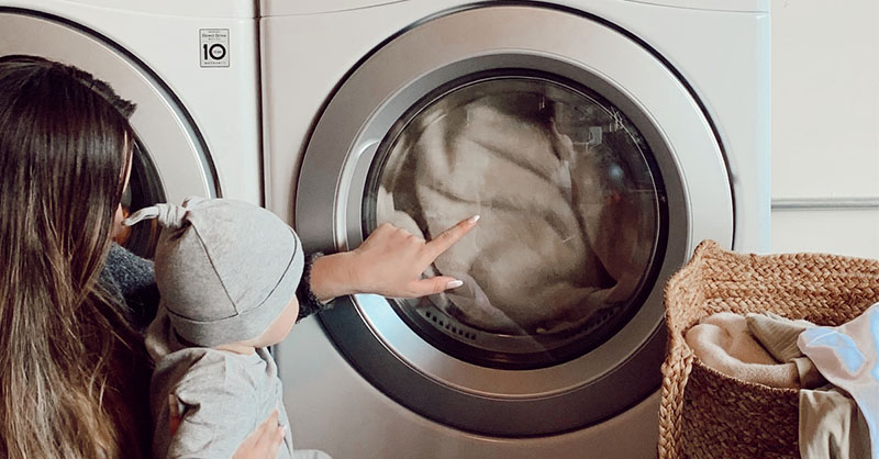 Sử dụng máy sấy quần áo giúp tiết kiệm thời gian