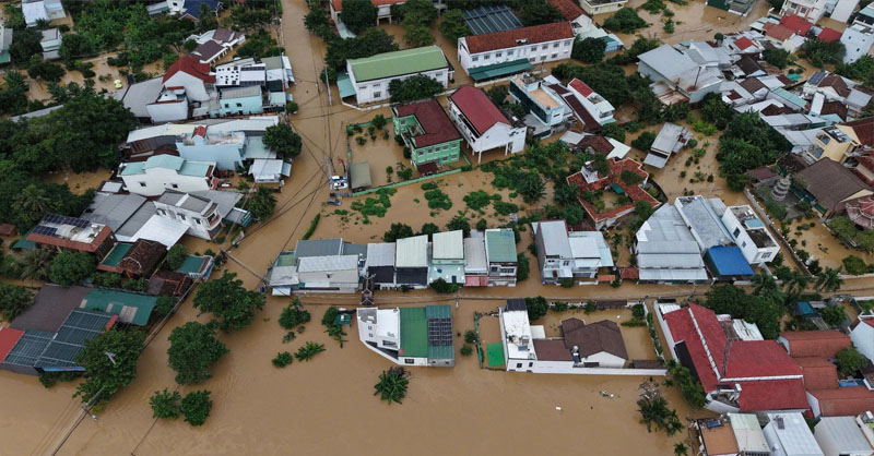 Đời sống người dân thường bị đảo lộn nghiêm trọng sau bão lũ