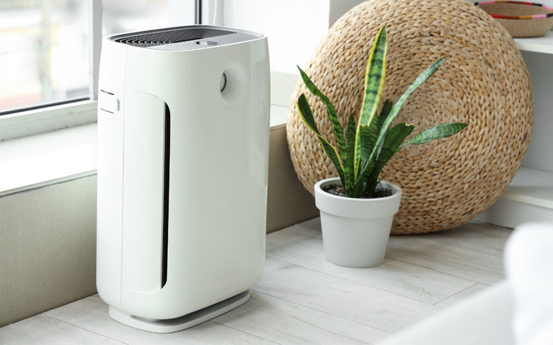 Đặt máy lọc không khí trên bề mặt bằng phẳng