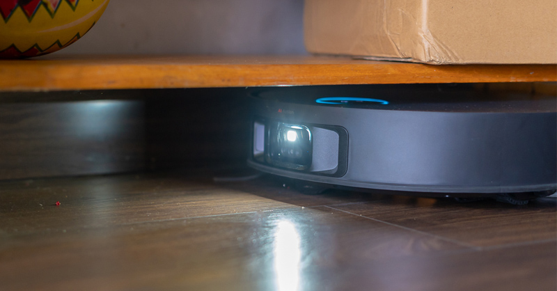 Robot hút bụi Dreame X50 Ultra có thể tiếp cận những vị trí khó quét dọn