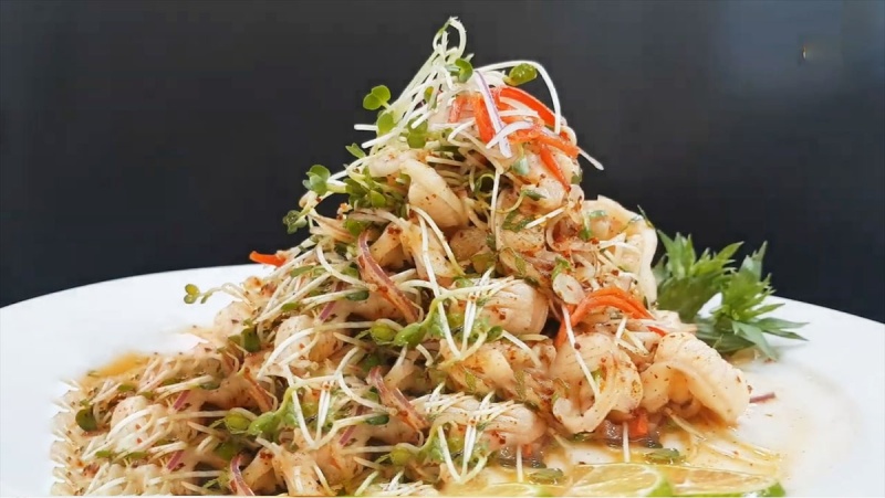 Món gỏi cá lăng thanh đạm