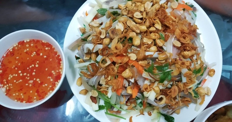 Nộm củ hủ dừa tai heo hấp dẫn