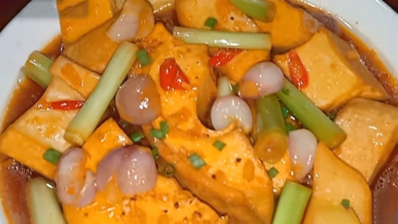 Củ hủ dừa kho tộ vàng ươm