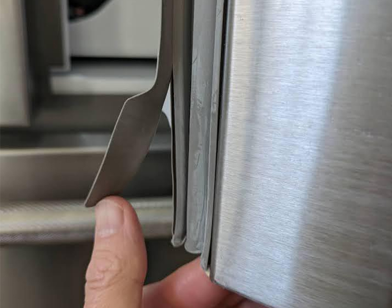 Gioăng tủ lạnh rách