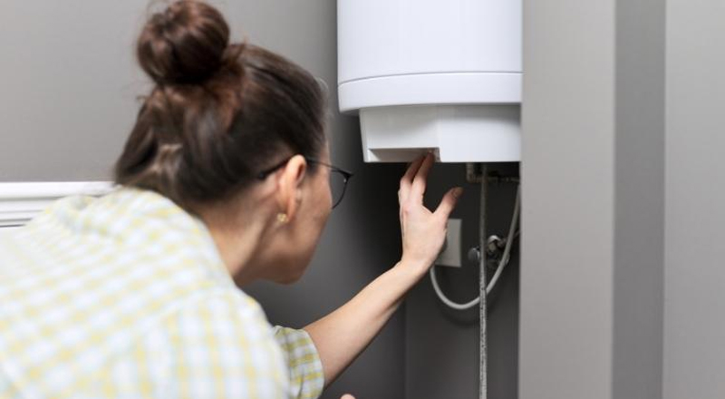 Tình trạng máy nước nóng Ferroli bị rò rỉ nước gây lãng phí