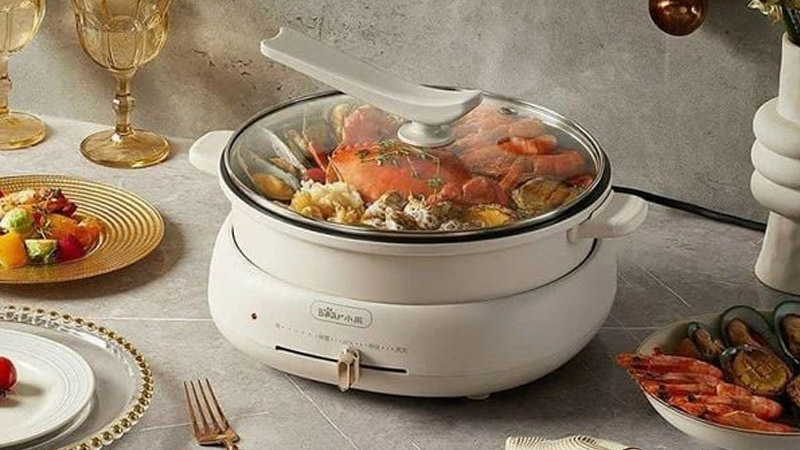 Tránh cắm điện và bật nồi khi không có nước hoặc thực phẩm bên trong