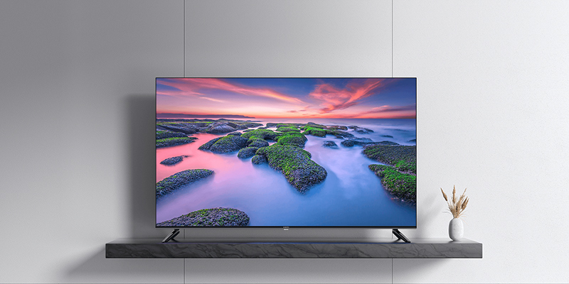 Tivi Xiaomi cũng gây ấn tượng với thiết kế trẻ trung