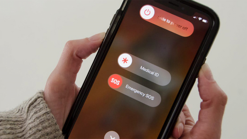 Khởi động lại iPhone khi bị sọc màn hình