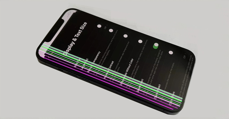 iPhone bị sọc màn hình do thay linh kiện kém chất lượng