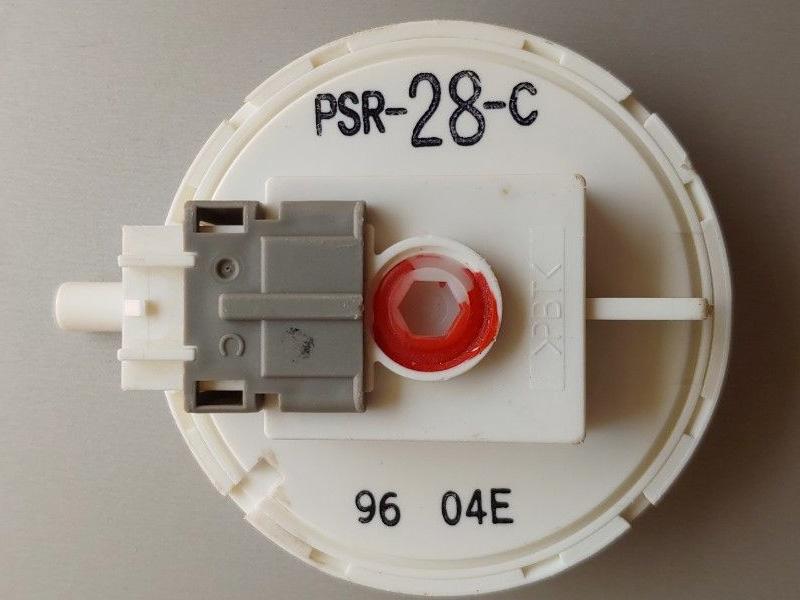 Cảm biến mực nước máy giặt bị hỏng khiến máy giặt Aqua lỗi E8