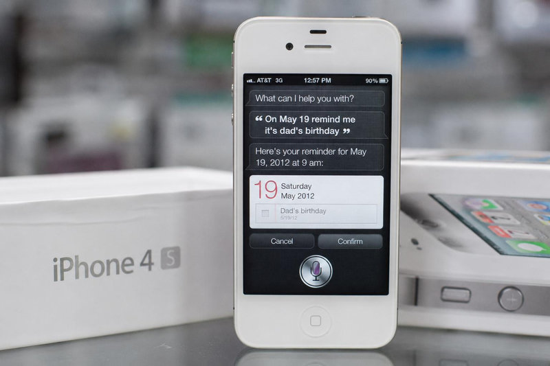 iPhone 4S đánh dấu sự ra đời của trợ lý ảo Siri