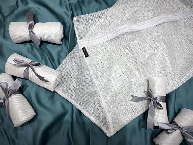 Sử dụng túi giặt để chúng không bị hư hại trong quá trình máy giặt hoạt động