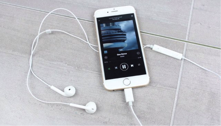 Tắt chế độ tai nghe trên điện thoại iPhone và Android.