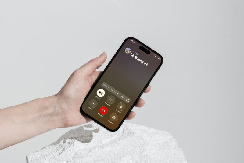 Ghi âm cuộc hội điện thoại trên iPhone 17