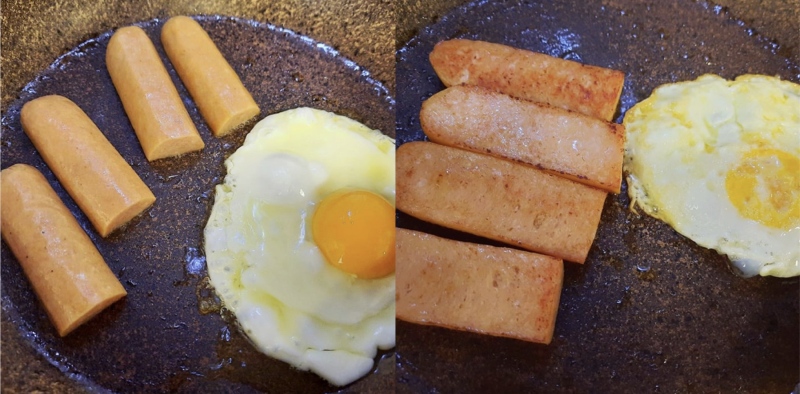 Chiên xúc xích và trứng gà trên chảo