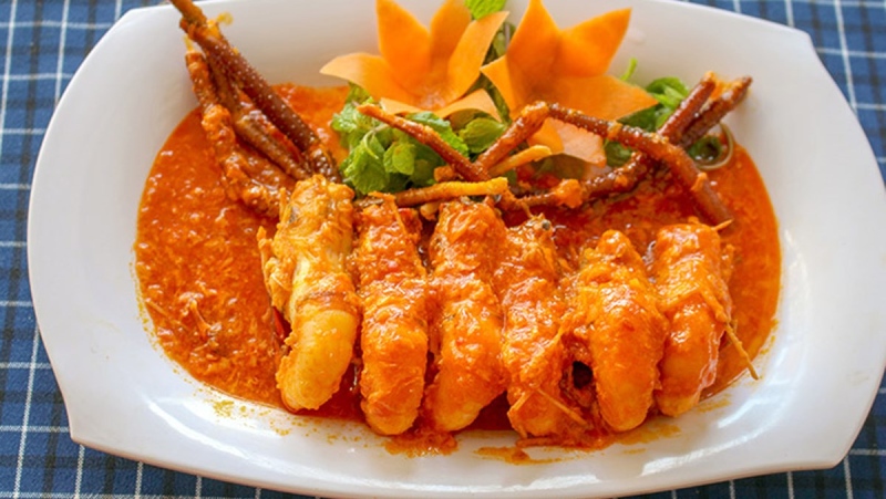 Tôm chiên phủ sốt trứng muối sánh mịn