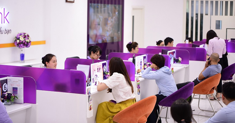 Đến chi nhánh/phòng giao dịch TPBank để đổi mã PIN