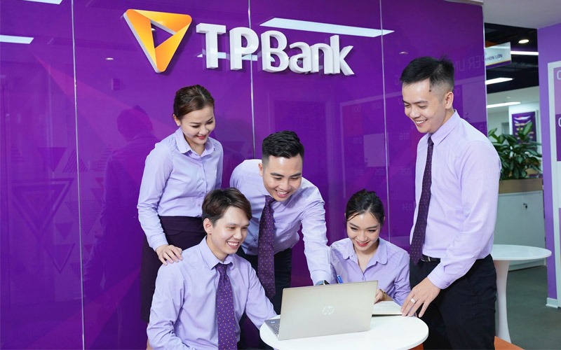 Liên hệ tổng đài TPBank khi cần giải đáp thắc mắc