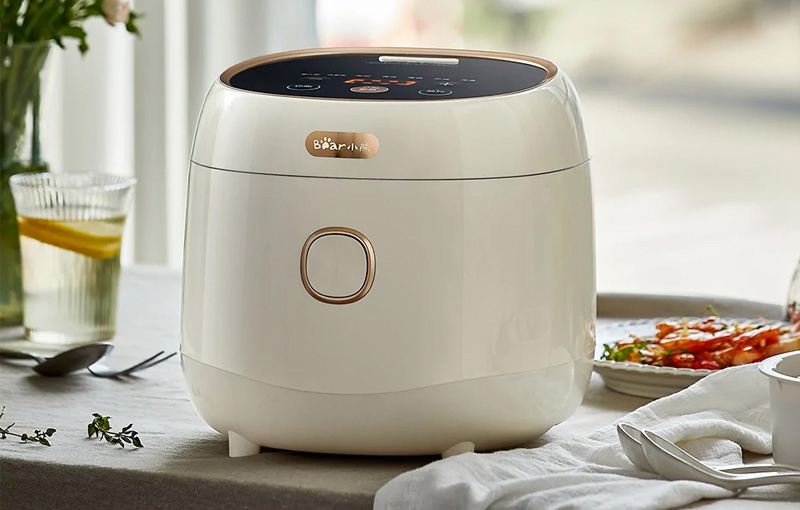 Rút phích cắm sau khi sử dụng và trước khi vệ sinh nồi cơm điện