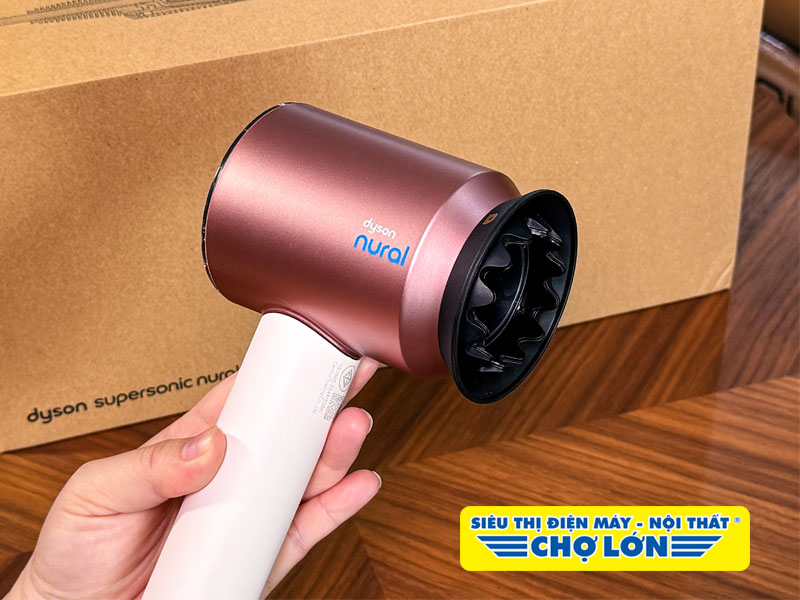 Đầu gắn làm dịu làn gió của Dyson Supersonic Nural HD16