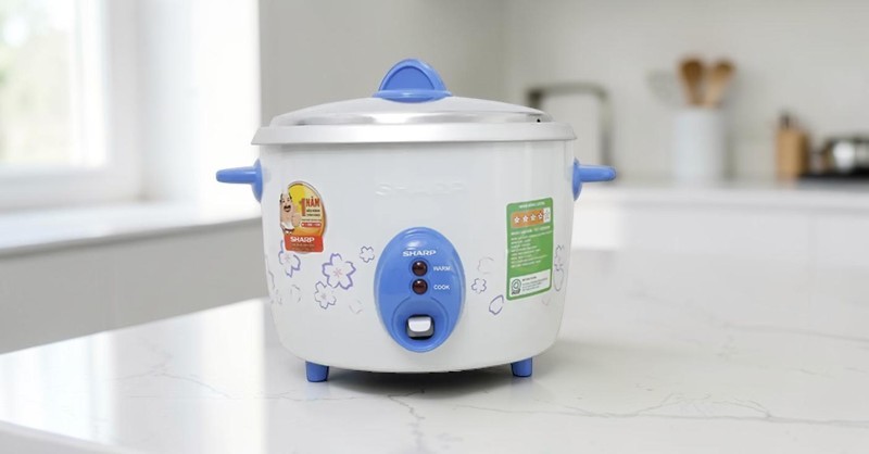 Nồi Cơm Điện Sharp KSH-D28V sở hữu họa tiết bông hoa nhẹ nhàng