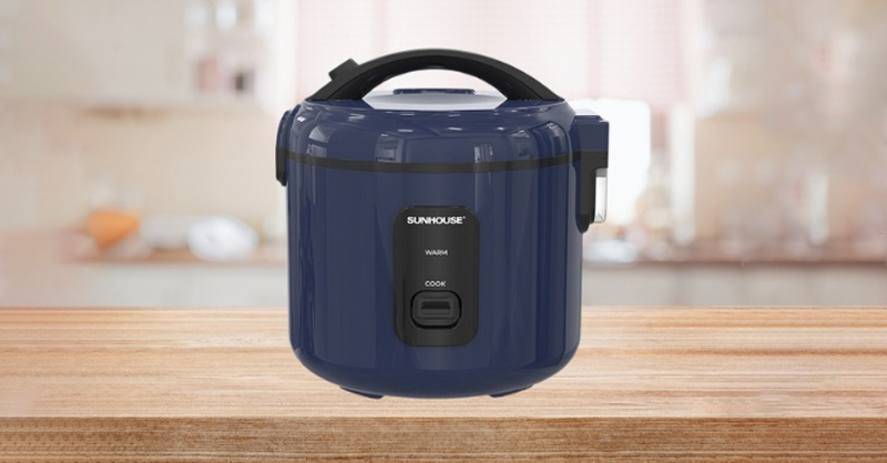 Nồi Cơm Điện Sunhouse SHD8213 sở hữu thiết kế nhỏ gọn
