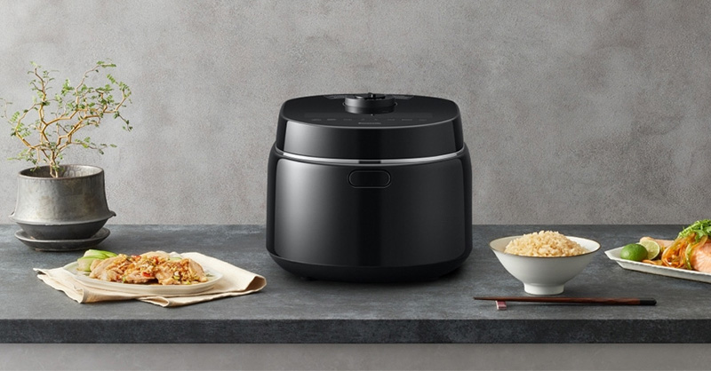 Nồi cơm điện Panasonic SR-DM184KRA sở hữu thiết kế tối giản