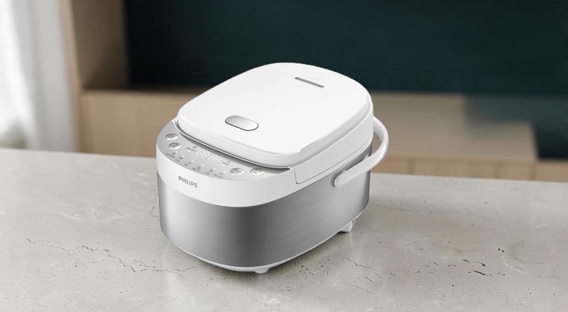 Nồi cơm điện tử trang bị bảng điều khiển điện tử dễ thao tác