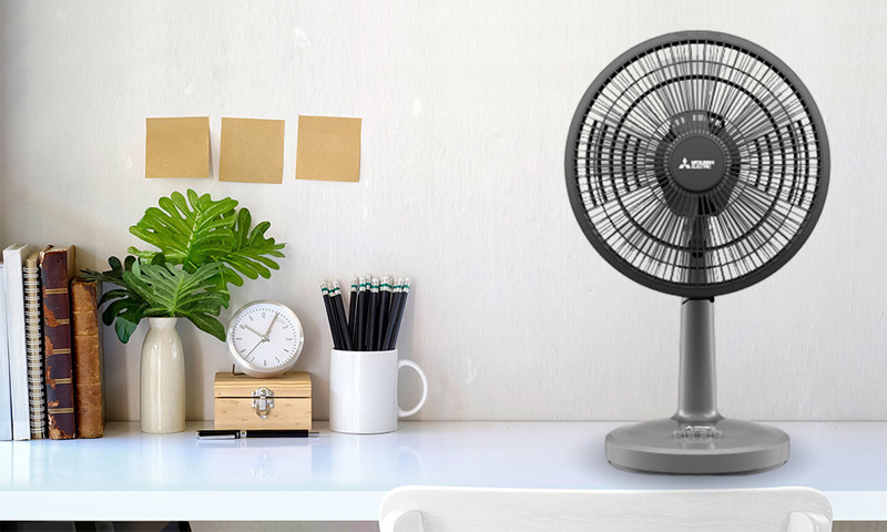 Quạt bàn Mitsubishi D12A-GB CY-GY - Xám Đậm có thiết kế gọn gàng