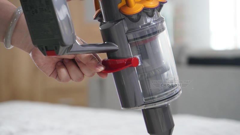 Tháo rời và vệ sinh hộp chứa bụi của Dyson V12s Detect Slim Submarine Complet