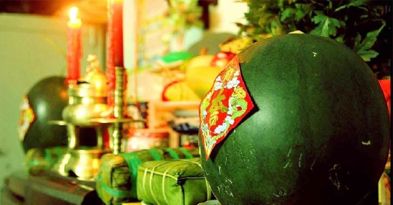 Cách lau dọn bàn thờ ngày Tết và những điều kiêng kỵ cần biết