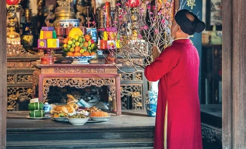 Bài văn khấn trong mùng 1 Tết mang ý nghĩa tâm linh sâu sắc