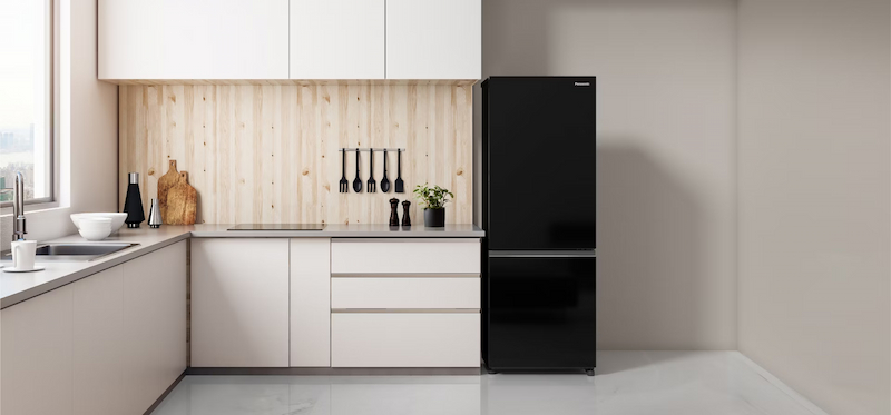 Tủ Lạnh NR-BV331BPKV mang đến vẻ ngoài hiện đại và liền mạch cho không gian bếp