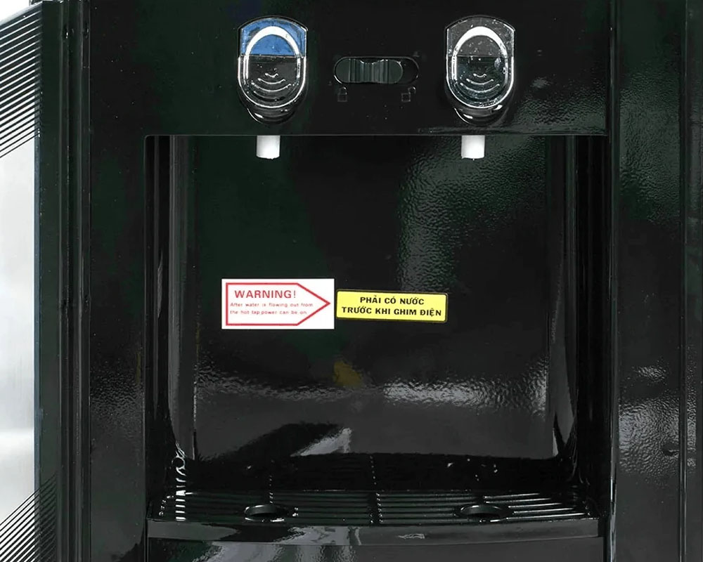 Hai vòi nóng lạnh tiện lợi của Máy Làm Nóng Lạnh Nước Uống Alaska R-72