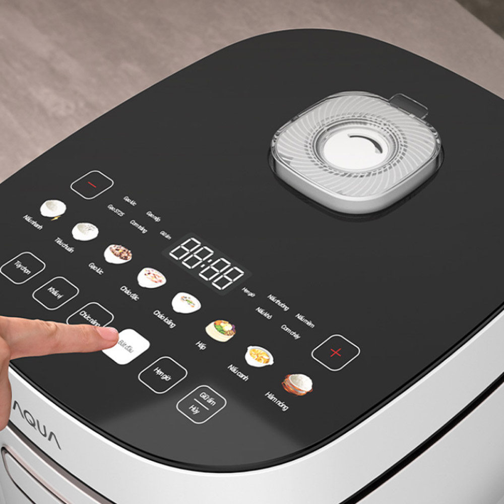 Bảng điều khiển cảm ứng kết hợp màn hình hiển thị trực quan, dễ thao tác