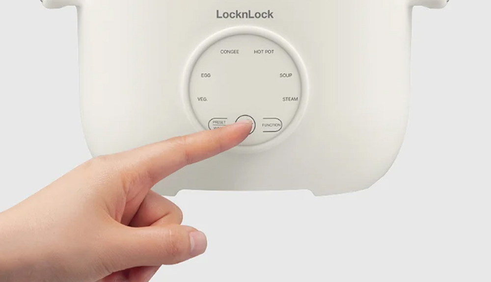 Nồi Điện Đa Năng LocknLock EJP186IVY sử dụng bảng điều khiển cảm ứng