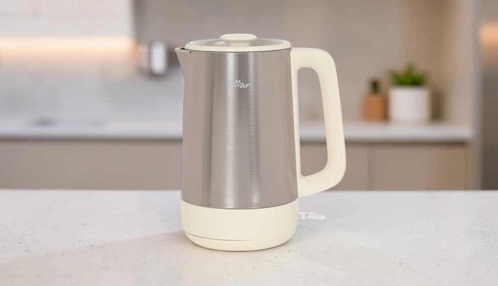 Dung tích 1.7 lít, công suất lớn 1800W đun nước sôi nhanh chóng