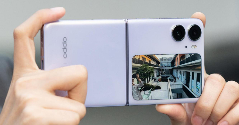 OPPO Find N2 Flip được trang bị camera selfie 32MP