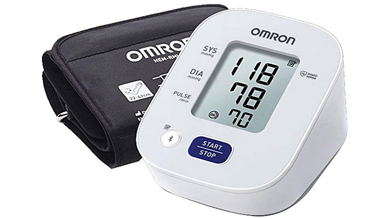 Máy đo huyết áp tự động Omron HEM-7143T1 giúp đo huyết áp tiện lợi