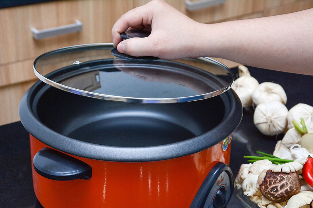 Lẩu điện Comet CM7730 1300W 4