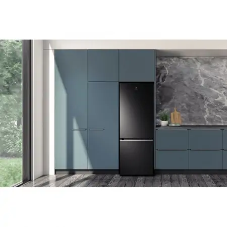 Tủ Lạnh Electrolux Inverter 308 Lít EBB3402K-H 4