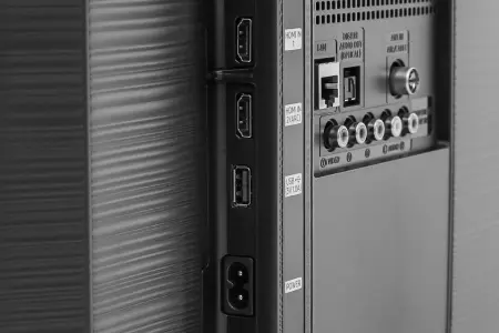 Samsung Smart Tivi 32 Inch UA32T4500A 2