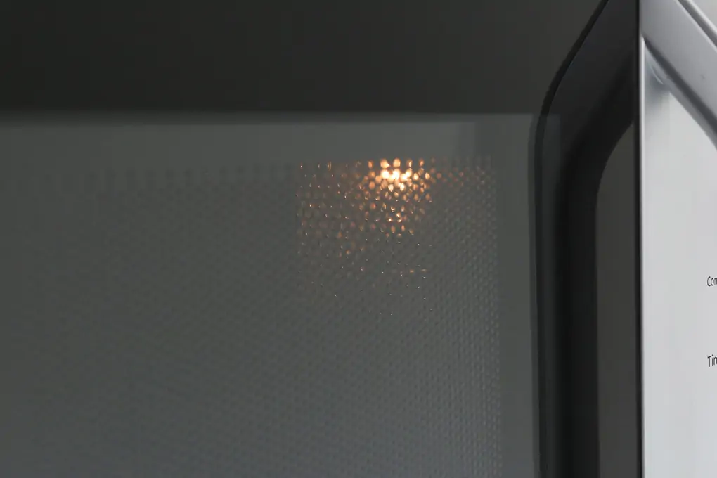 Lò Vi Sóng Kết Hợp Nướng Panasonic NN-GM34JMYUE 23 lít 6