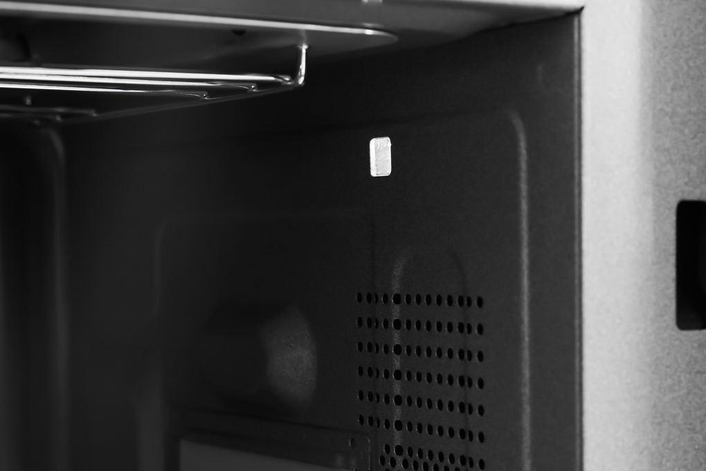 Lò vi sóng Panasonic NN-GT65JBYUE 31 lít 7