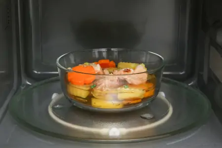 Lò vi sóng Panasonic NN-ST65JBYUE 32 lít 3