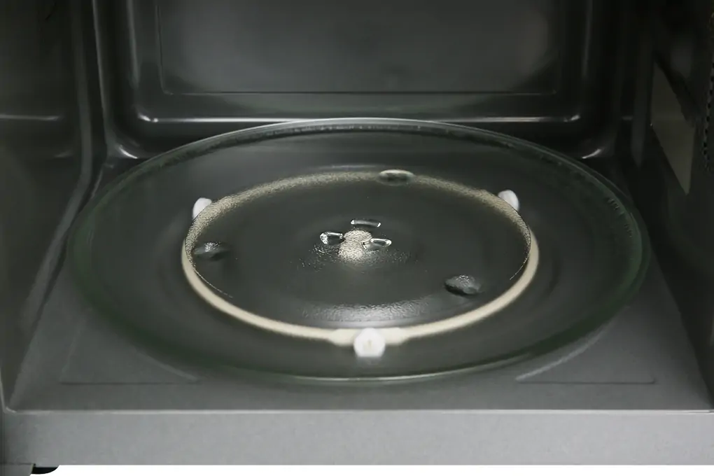 Lò vi sóng Panasonic NN-ST65JBYUE 32 lít 4